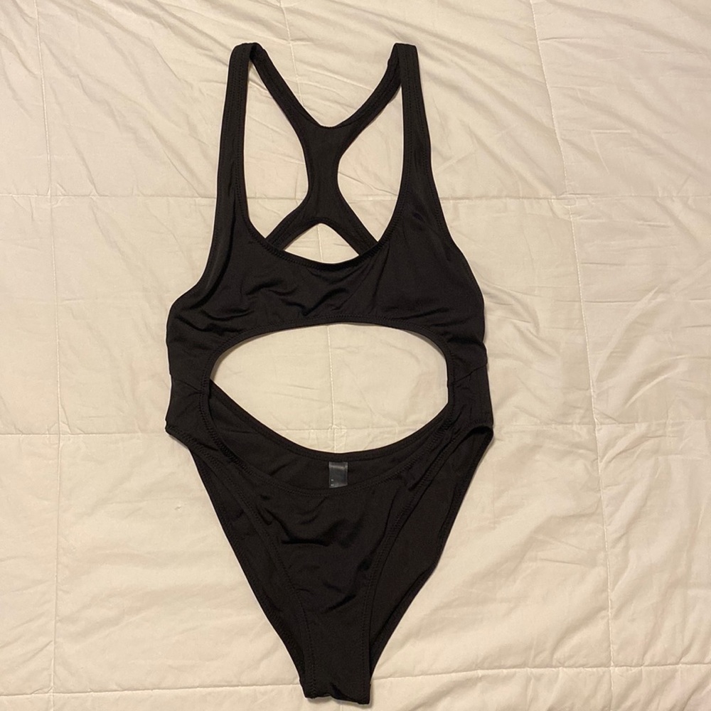 NWOT Skims Monokini Swim